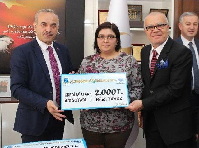 Altınordulu Girişimci Kadınlara 100 Bin Tl Kredi