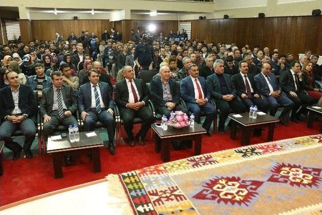 Ahmet Şimşirgil Yahyalı’da Konferans Verdi