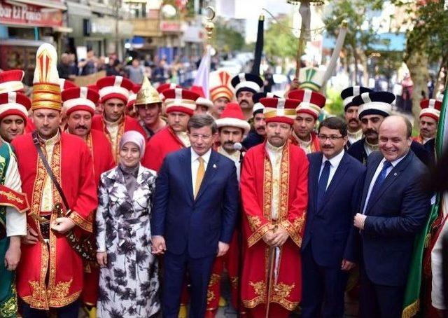 Başbakan Davutoğlu Şehzadeler’i Ziyaret Etti