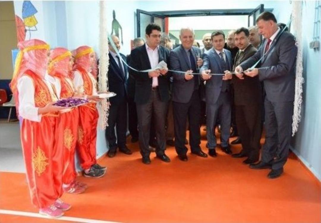Vezirhan Beldesinde Yeni Spor Salonunu &Ouml;ğrencilerin Hizmetine Sunuldu