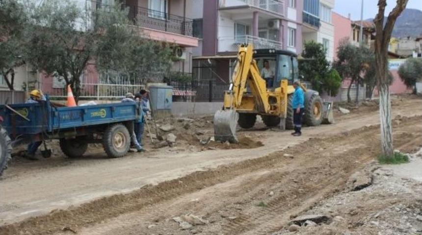 Alaşehir&rsquo;de Yollar Bakıma Alındı