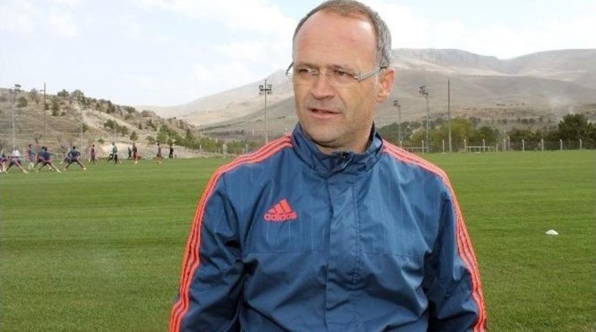 İrfan Buz&rsquo;dan &Ouml;z Eleştiri