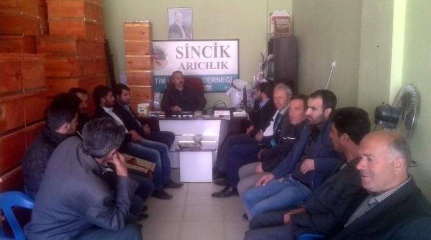 Sincik&rsquo;te Uygulamalı Arıcılık Eğitimi Veriliyor