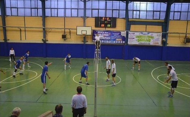 Bozüyük Belediyesi Kurumlar Arası Voleybol Turnuvası Devam Ediyor