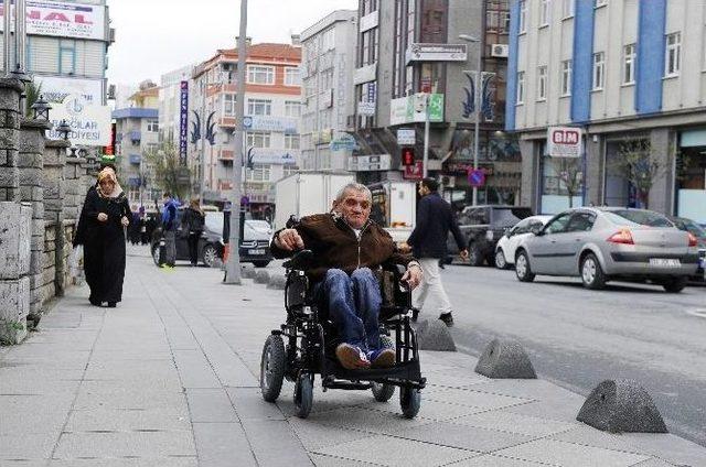 Ellerindeki Tahtalarla Yürüyen Adamın Hayali Gerçek Oldu 2