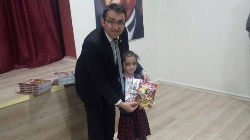 Yatılı B&ouml;lge Okulu &Ouml;ğrencilerine Kitap Hediye Edildi