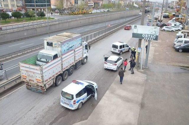 Bombalı Araç İhbarı Emniyeti Harekete Geçirdi