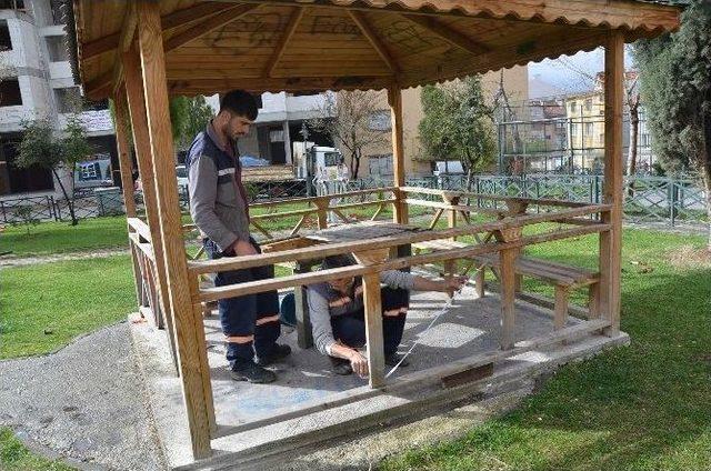 Şehir Magandaları Bu Kez Evrenler Parkında Ortaya Çıktı