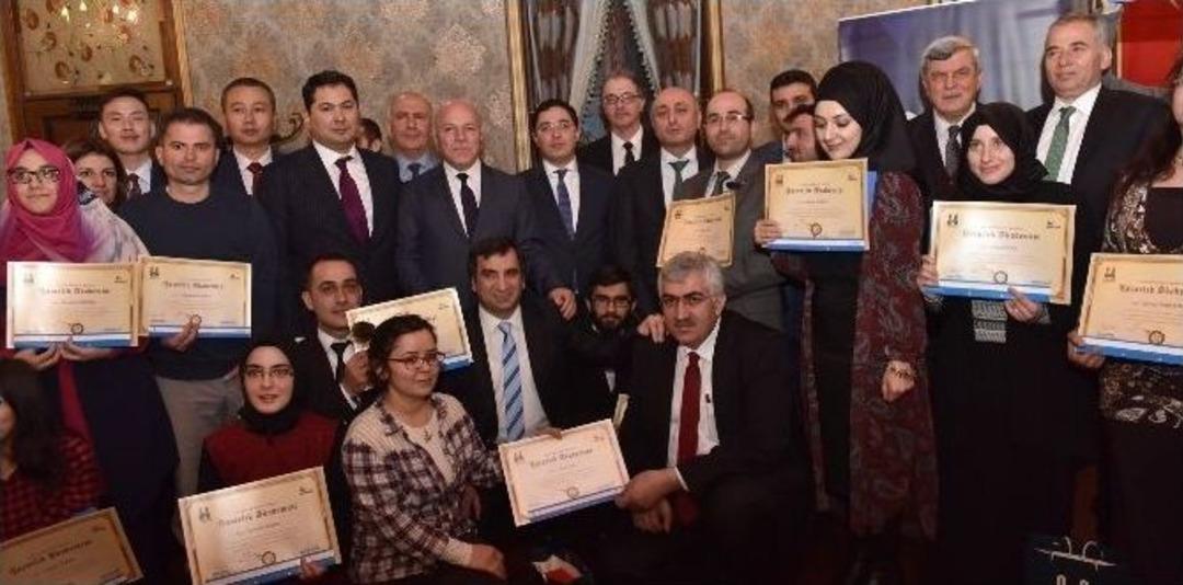 B&uuml;y&uuml;kşehir, Yeni Yazarlar Yetiştiriyor