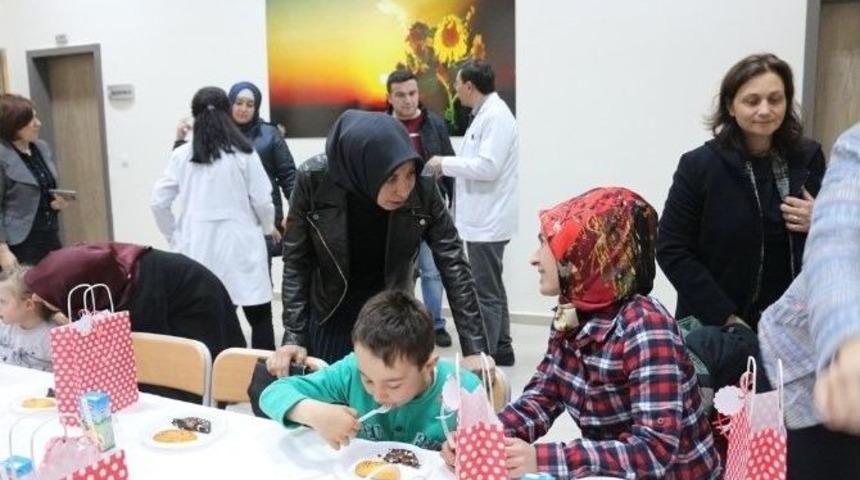 Down Sendromlu &Ccedil;ocuklar Be&uuml; Diş Hekimliği Uygulama Ve Araştırma Merkezi&rsquo;nin Misafiri Oldu