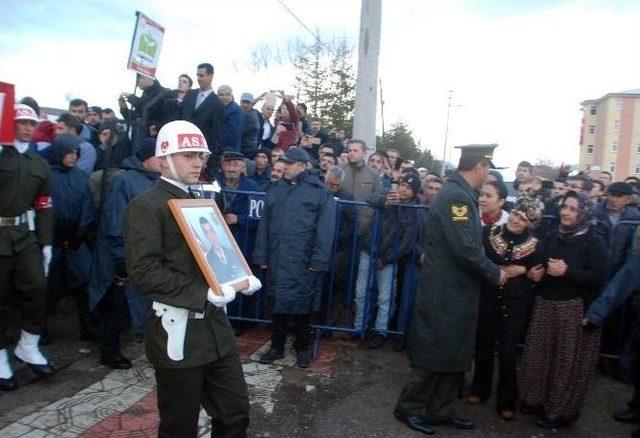 Bolu Şehidinin Dedesi, Torununu Bırakmak İstemedi