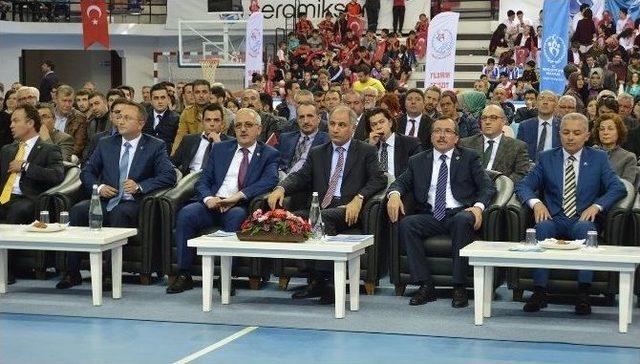 Bakan Ala, Manisa’da 2 Bin 500 Kişilik Spor Salonu Açılışını Yaptı