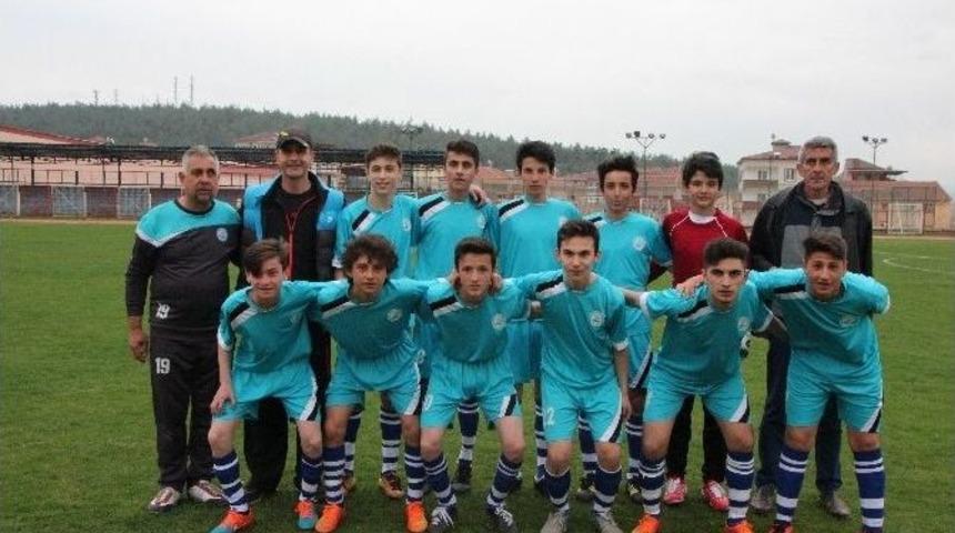 U-15 T&uuml;rkiye Şampiyonasına Katılan Bilecik İl &Ouml;zel İdarespor 3 Puanla Tanıştı