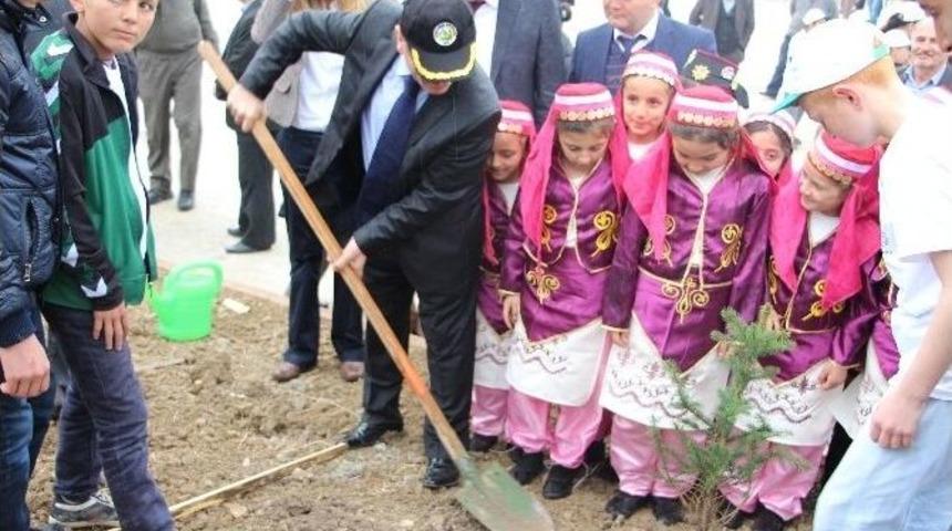 Vezirk&ouml;pr&uuml;&rsquo;de Orman Haftası Etkinlilkleri