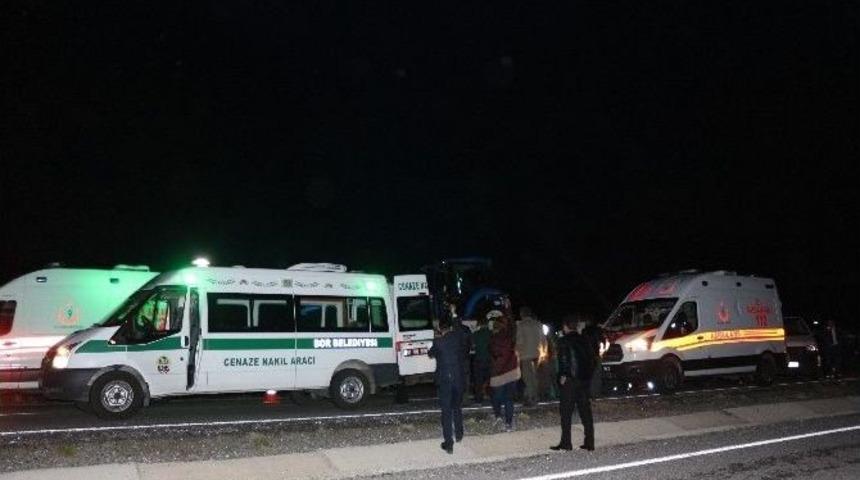 Motosiklet Kamyonete &Ccedil;arptı: 2 &Ouml;l&uuml;