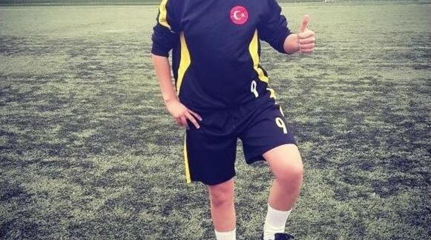 15 Yaşındaki &Ouml;zlem Aktaş Bilecik&rsquo;in Gururu Oldu