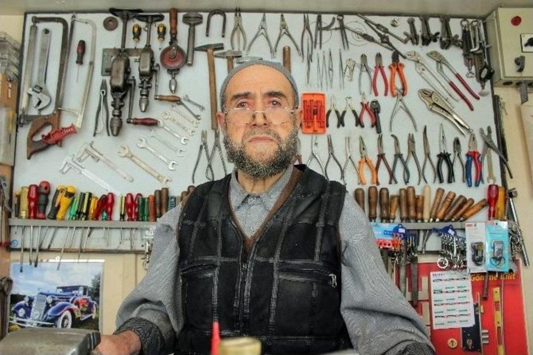 (&ouml;zel Haber) 75 Yaşında 63 Yıldır Tamircilik Yapıyor