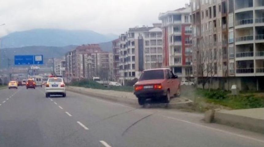 Polisten Ka&ccedil;arken Kaza Yaptılar