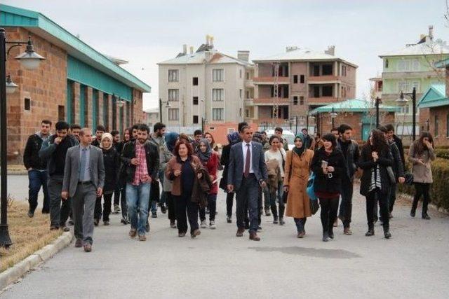 Yyü Mimarlık Fakültesi Öğrencileri Afad’ı Ziyaret Etti