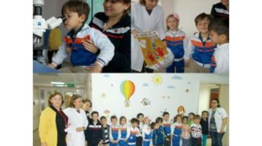 Minik &Ouml;ğrenciler Laboratuvarda
