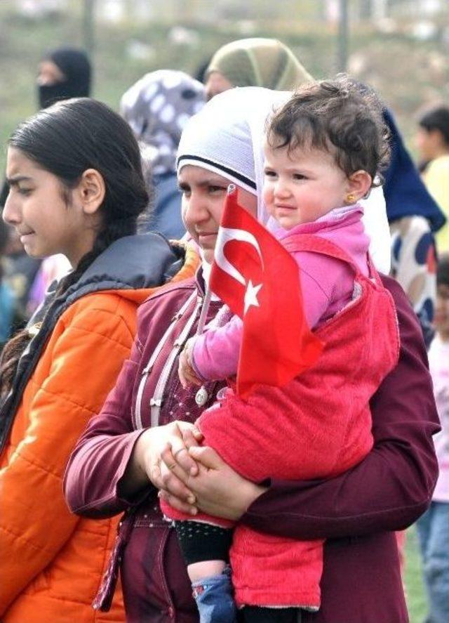 Mülteci Yetimler İçin Şenlik Düzenledi