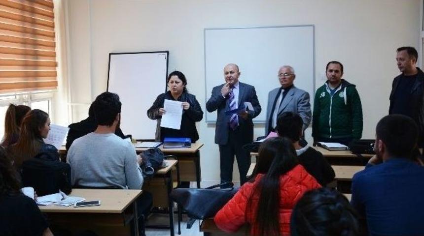 &Ouml;ğrencilere Dijital Fotoğraf&ccedil;ılık Kursu