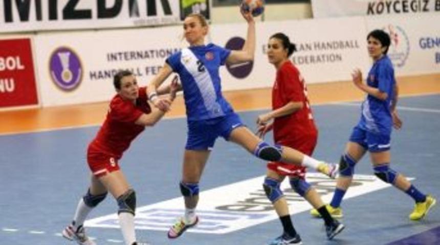 Yenimahalle Bayan Hentbol Takımı Kupa Seferine Çıkıyor