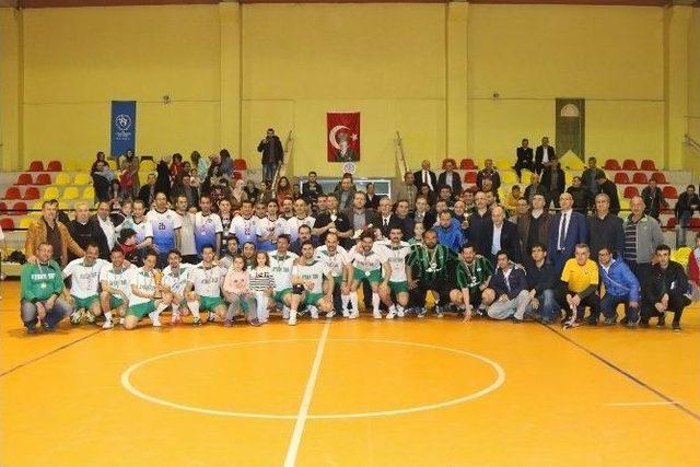 Turhan Poyraz Futsal Turnuvasının Şampiyonu Dağdere Oldu