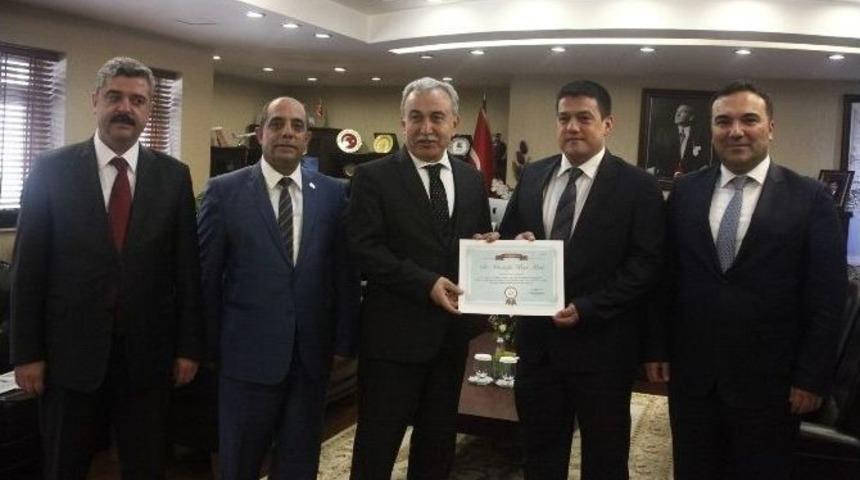 Yılın Doktorları Belgelerini Aldı