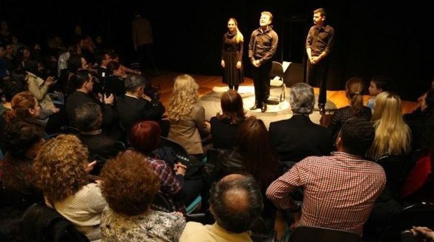 Odunpazarı&rsquo;nda "&ouml;l&uuml;m Ve Kız" Tiyatrosunu Bin 500 Kişi İzledi