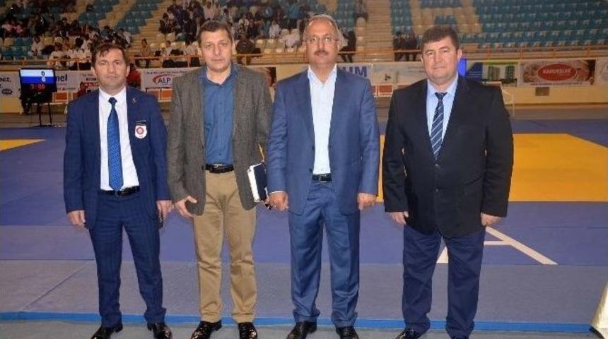 T&uuml;rkiye Okullararası Yıldızlar Judo Grup M&uuml;sabakası Adana&rsquo;da Başladı