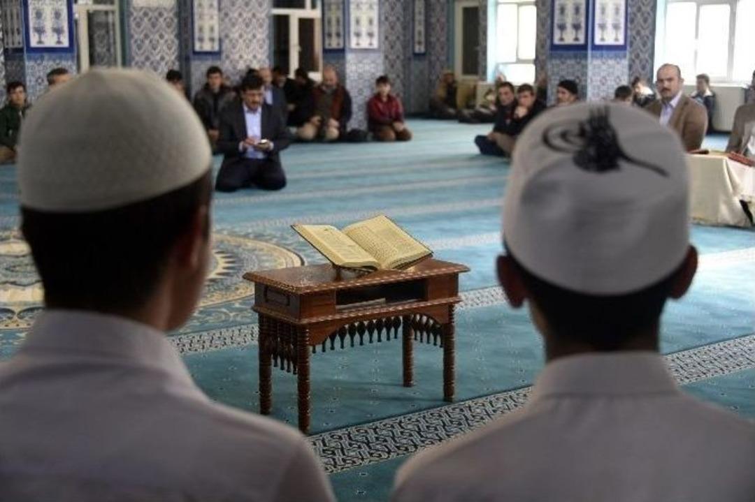 G&uuml;m&uuml;şhane&rsquo;de Kur&rsquo;an B&uuml;lb&uuml;lleri Yarıştı