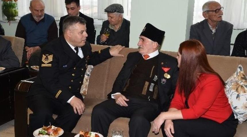Tatbikat &Ouml;ncesi Donanmadan Yaşlılara Ziyaret