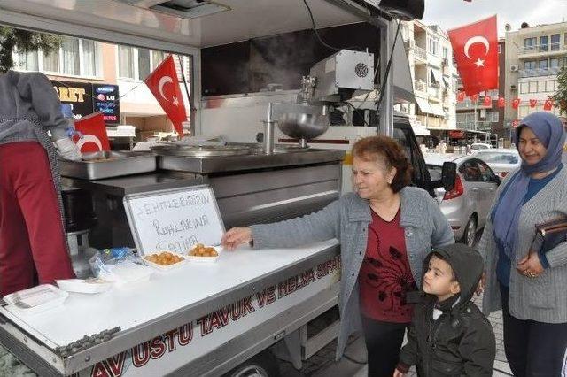 İzmirli Esnaf Şehitler İ&ccedil;in Lokma D&ouml;kt&uuml;rd&uuml; 2