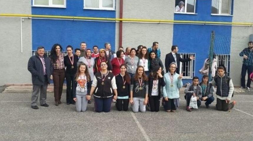 Boz&uuml;y&uuml;k&rsquo;te "&ouml;ğrenci Veli El Ele Haydi Saffet Şeker&rsquo;e" Etkinliği