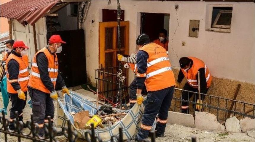 5 Yıllık &Ccedil;&ouml;p Ev Temizlenip İla&ccedil;landı