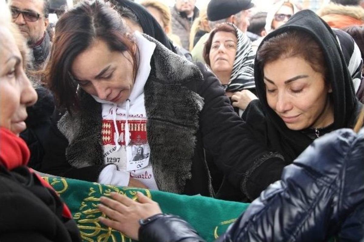 Mezdeke Dans Grubu &Uuml;yesi Aynur Kanbur Son Yolculuğuna Uğurlandı