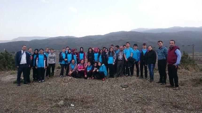 Kargı Fen Lisesi &Ouml;ğrencileri Fidan Dikti
