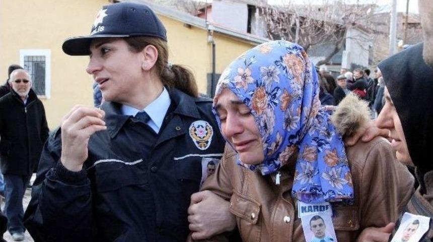Y&uuml;ksekova Şehidi Baba Ocağına Getirildi