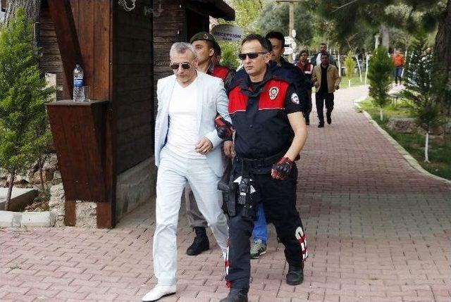 Çiftlikte Toplanan Suç Makinelerine Baskın: 13 Gözaltı 3