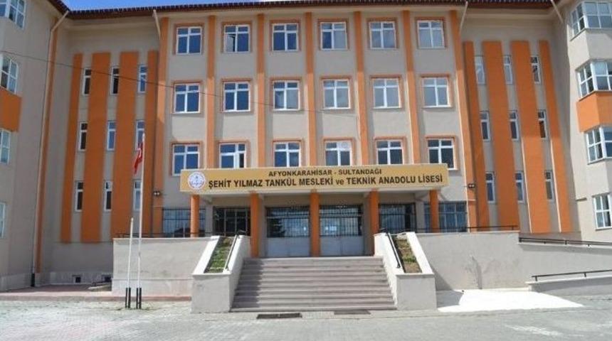 Şehit Binbaşı Tank&uuml;l&rsquo;&uuml;n İsmi Liseye Verildi