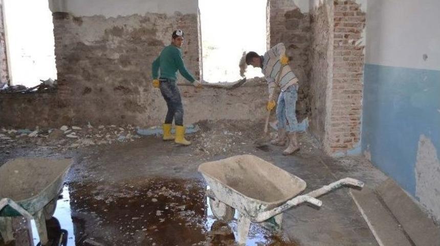 Eski H&uuml;k&uuml;met Konağının Restorasyonu Başladı