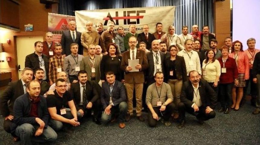 Aile Hekimi Doktorlar Sağlık &Ccedil;alışanlarına Uygulanan &rsquo;şiddeti&rsquo; Protesto Etti