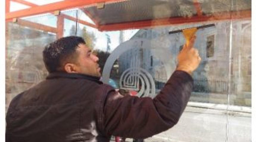 Duraklara Bahar Temizliği