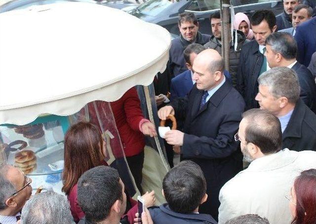 Bakan Soylu Tekirdağ’da Simit Dağıttı