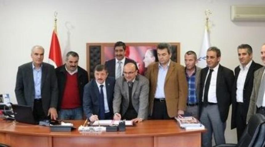 Altınova Spor Salonu&rsquo;nun Altınova Belediyesi&rsquo;ne Devir İşlemi Yapıldı