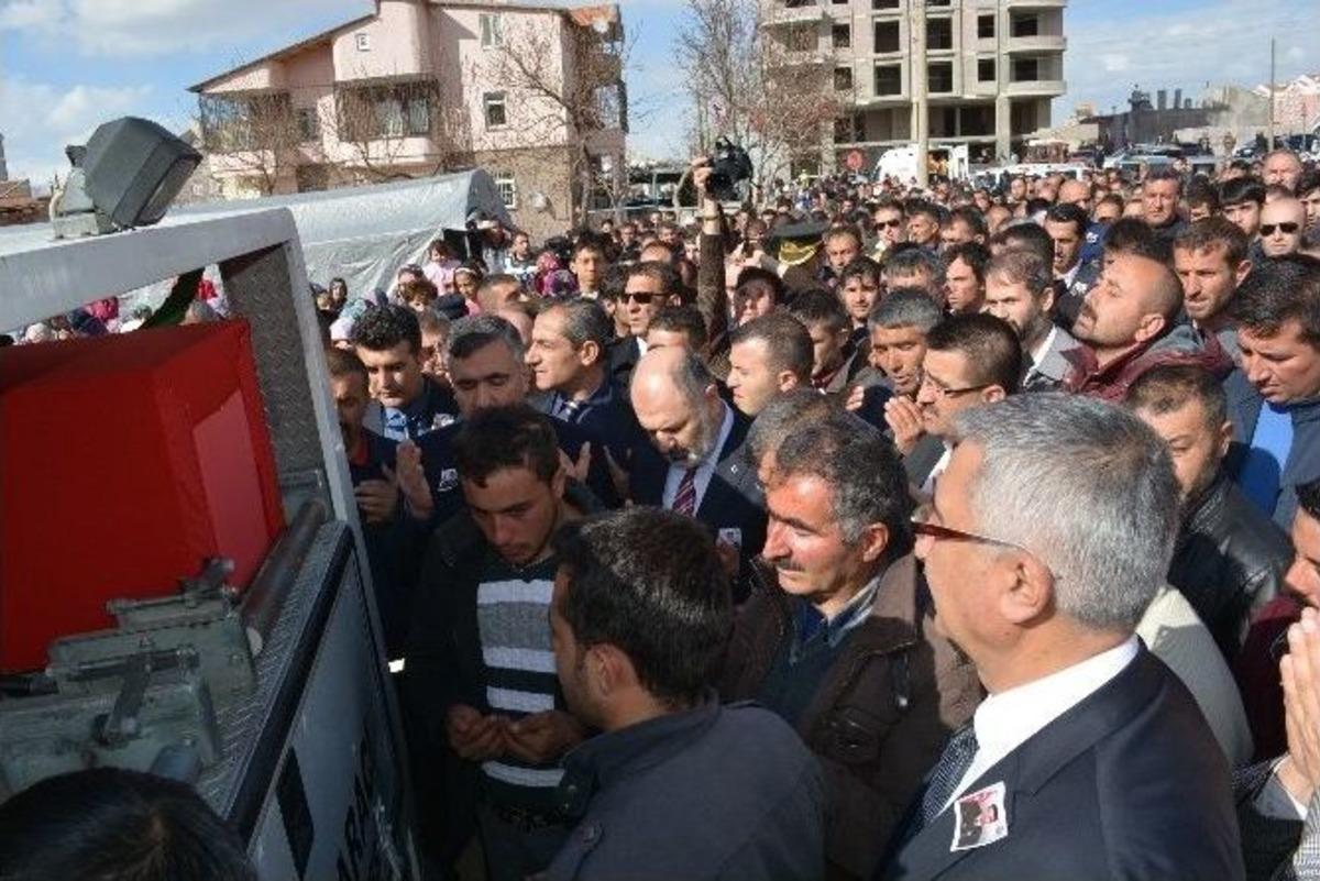 Niğdeli Şehit Uzman &Ccedil;avuş Dualarla Uğurlandı