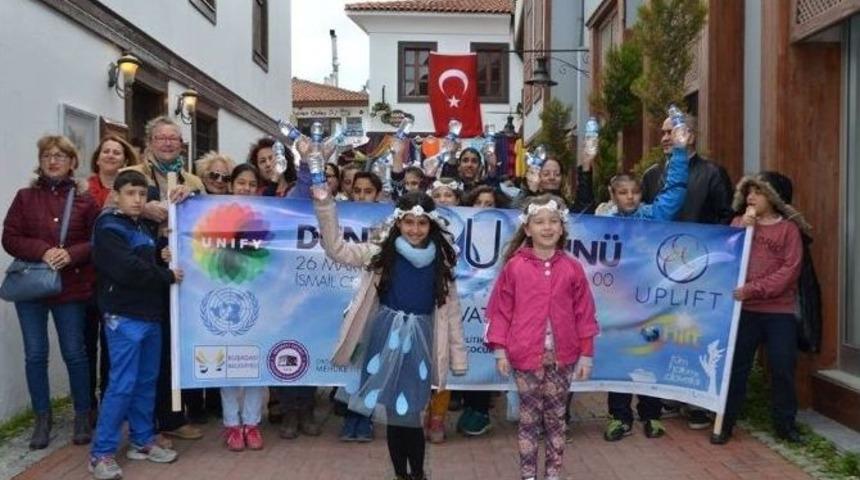 Kuşadası&rsquo;nda "d&uuml;nya Su G&uuml;n&uuml;&rdquo; Kutlamaları