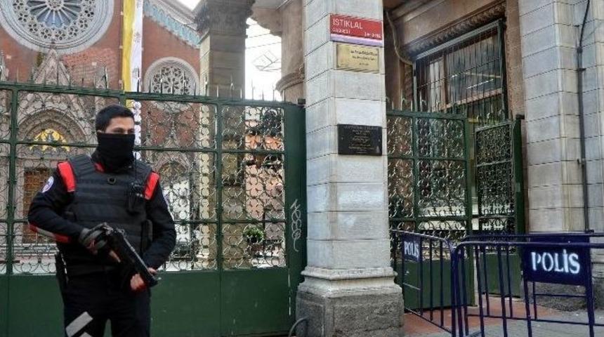 Kiliselerde &ldquo;paskalya&rdquo; &Ouml;nlemi