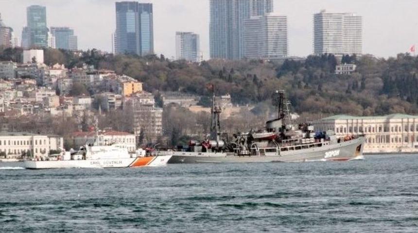 Rus Savaş Gemisi İstanbul Boğazı&rsquo;ndan Ge&ccedil;ti